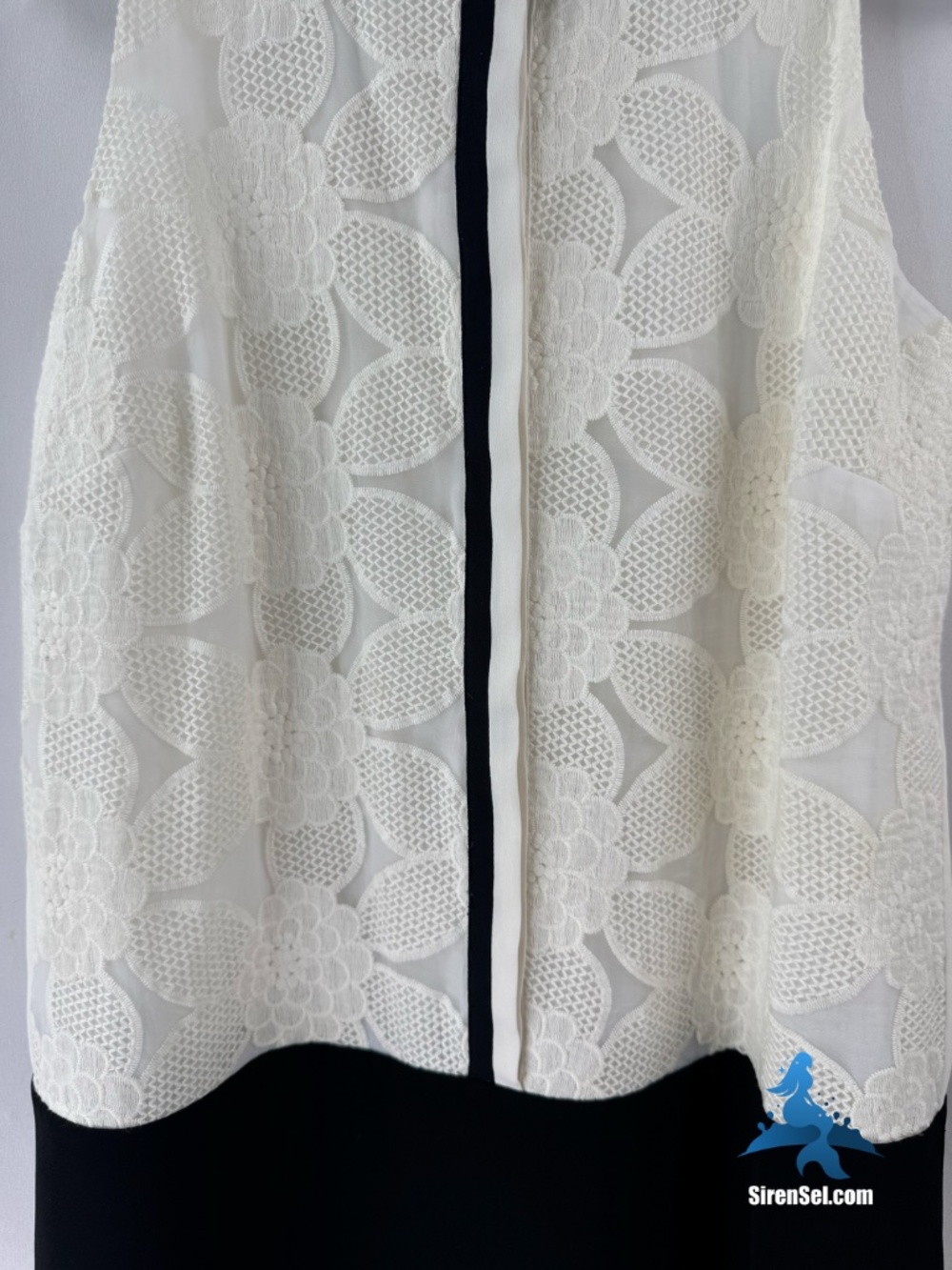 1313 LOFT Sleeveless Lace Panel Blouse – SP – Black White (Ivory) - Picture 6 of 16